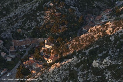 Décember 2009 - Marseille (FRA) - Les Calanques - Morgiou as seen from Sugiton Belvedere