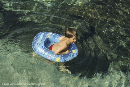 Sailing, cruising, people, children