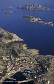 Village des Goudes - Iles Jarre, Calseraigne et Riou