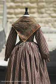 May 2004 - La Tour d'Aigues (FRA, 84) - Old costumes for women of the South exhibition