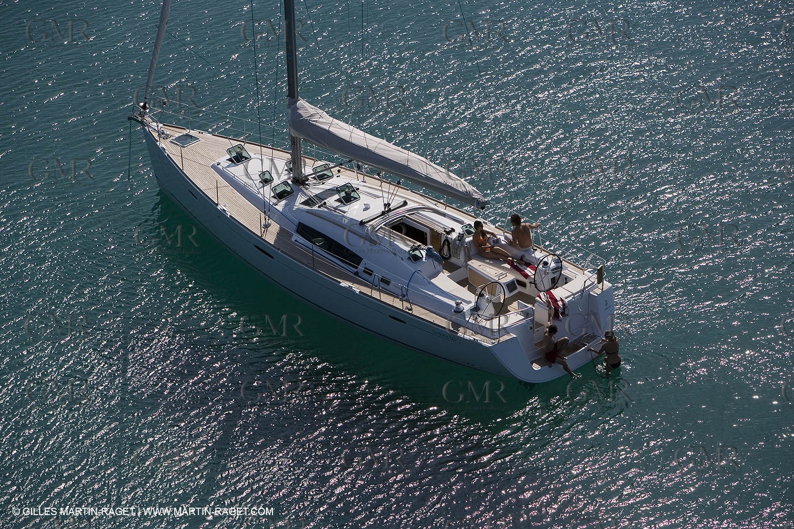 Cruising monohull mooring