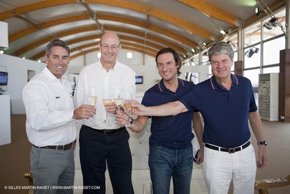 25 07 2010 - Dubai (UAE)  34th America's Cup- Louis Vuitton Partnership Announcement - Russell coutts, Richard Worth, Pierto Beccari, Yves Carcelle