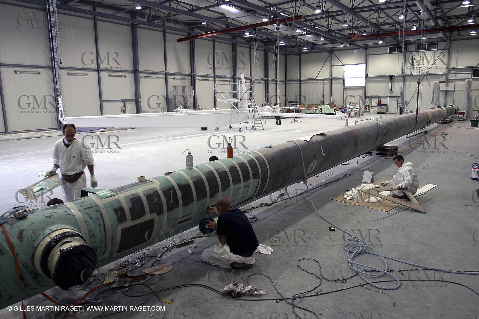 Vannes - Multiplast Boatyard - Orange II painting