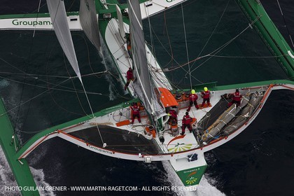 14 05 09 - Marseille - Record de la Méditerranée - Groupama 3 - Franck Cammas - G class - Départ de Marseille pour Carthage