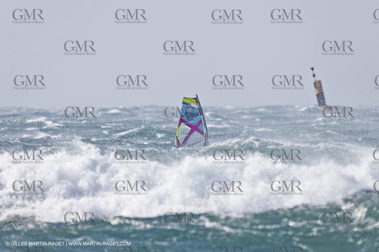 25 10 2010 - Marseille (FRA,13) - Gale Force 9 on the sailboard spot