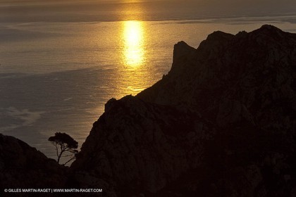 Décember 2009 - Marseille (FRA) - Les Calanques - Sormiou highs as seen from Cortiou pass