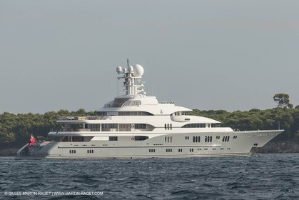 21 09 2014 - Cannes (FRA,83), Motor yacht TV