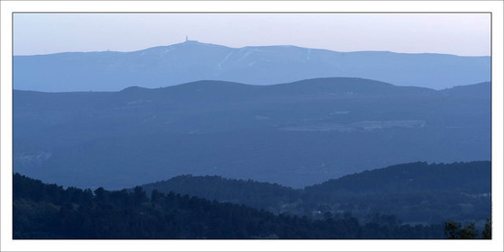 Produit : Tirage photo réalisé par nos soins sur imprimante jet d'encre professionnelle Epson à partir de 8 encres ultrachrome inaltérables (label Digigraphie).Formats au choix : .. 50 x 100 cm. 100 x 200 cmChoix des papiers :. Papier standard brillant 250 gr., filet noir, marge blanche, tirage non signé. Papier haut de gamme satiné 290 gr. filet noir, marge blanche, tirage vérifié et signé par l'auteur.. Tirages d'art (Digigraphies) signées, numérotées, tamponnées, enregistrées sur demande. Autres supports (canvas, acrylique, dibond) sur demandeConditionnement : tube cylindrique renforcé.Options pour l'expédition : . Colissimo + dépôt boîte aux lettres (France uniquement). Colissimo avec signature à réception. Transporteur express (2 jours ouvrés) avec signature à réceptionCliquez sur caddie pour sélectionner votre formule et démarrer la procédure de commande en ligne