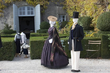 31 10 2013 - Ansouis (FRA,84) - Chateau d'Ansouis - Costumes de l'exposition Habits d'hommes