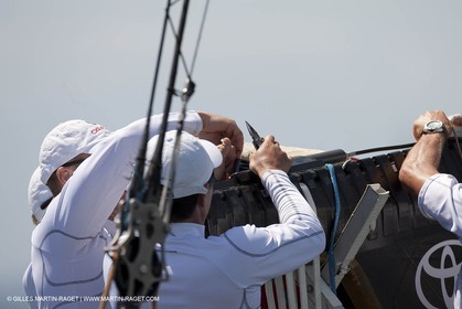 23 01 2009 - Auckland (NZL) - Louis Vuitton Pacific Series - BMW ORACLE Racing - Tuning up onboard Emirates Team New Zealand yacht