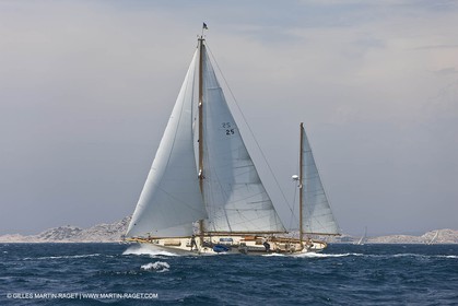 Sailing, Classic yachts, Voiles Vieux Port 2009, Marseille (FRA)
