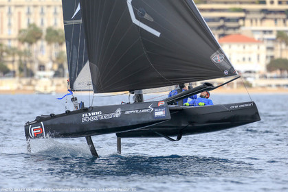 09 04 2016, Cannes (FRA, 06), Flying Phantom Series Cannes 2016