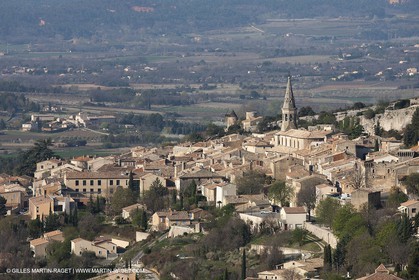 March 30th 2012 - Saint Saturnin les Apt (FRA, 84) - blooming cherry trees