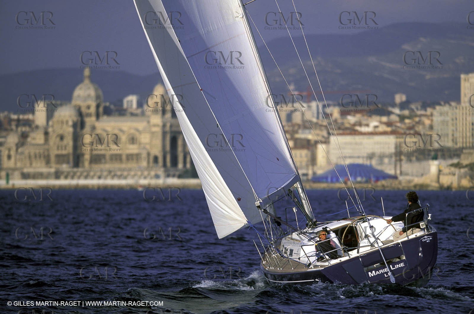Crusing monohull sailing