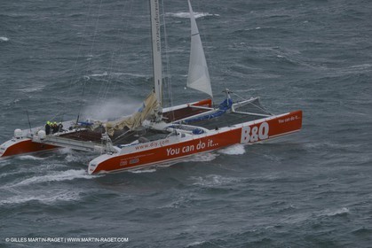 Kingfisher II - Jules Verne Trophy 2002 start - Brest