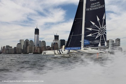 05 07 2012 - New York (USA) - Ocean Krys Race - Speed runs in fornt of NY city