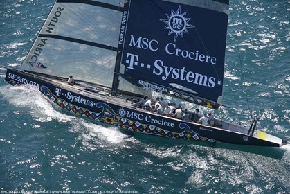 09 05 2007-Valencia (Spain)- 32nd America's Cup - Louis Vuitton Cup - RR2 - Day 11 - BMW ORACLE Racing