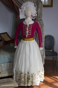 31 10 2013 - Ansouis (FRA,84) - Ansouis castle - Costumes of the exhibit Men costumes