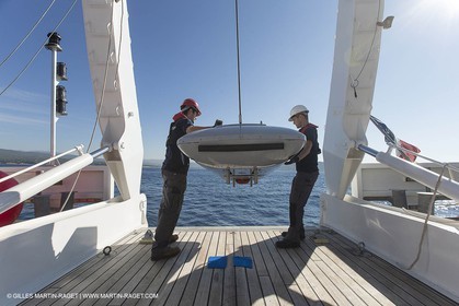 11 09 2014 - la Ciotat (FRA,13) - onboar Al Azzizi, oceanographic research ship buit by H2X boat yard, measure devices manipuation
