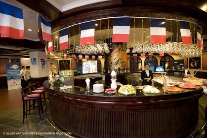 07 08 2008 - Qingdao (CHN) - Jeux Olympiques - Voile - Inauguration du club France à l'Hôte Grand Regency et conférence de presse en duplex avec le centre de presse de Pékin