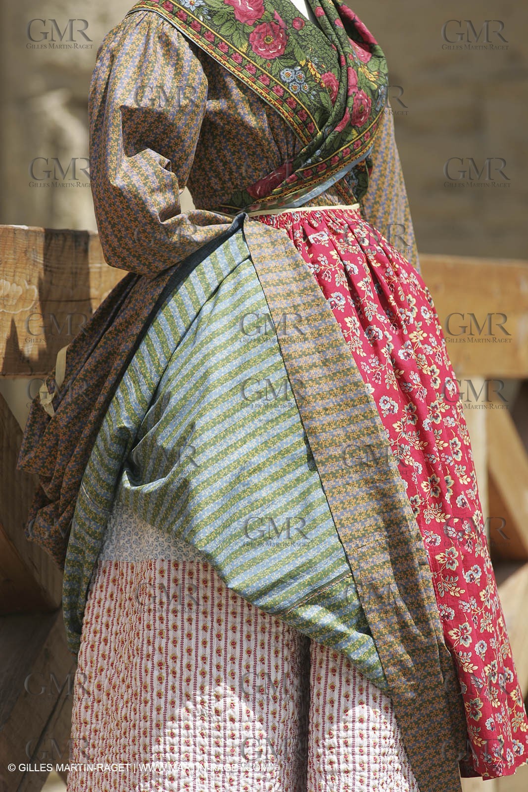 May 2004 - La Tour d'Aigues (FRA, 84) - Old costumes for women of the South exhibition