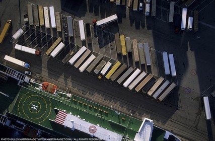 Marseille, déchargement des containers