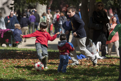 09 04 2012 - Naples (ITA) - 34th America's Cup - America's Cup World Series Naples 2012 - Massive frequentation at the public village