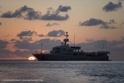 01 02 2008 - San Blas Archipelago (Panama) - Motor Yacht Senses