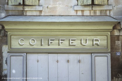 France, Provence, Villages du Luberon, détails, vieilles pierres, portes, toitures