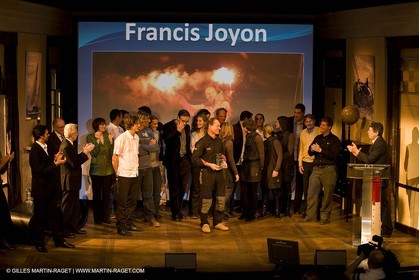 08 12 08 - Paris - Théatre Edouard VII - FFV - Soirée des champions 2008 - Election du marin de l'année 2008 : Francis Joyon