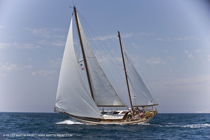 Sailing, Classic yachts, Voiles Vieux Port 2009, Marseille (FRA)