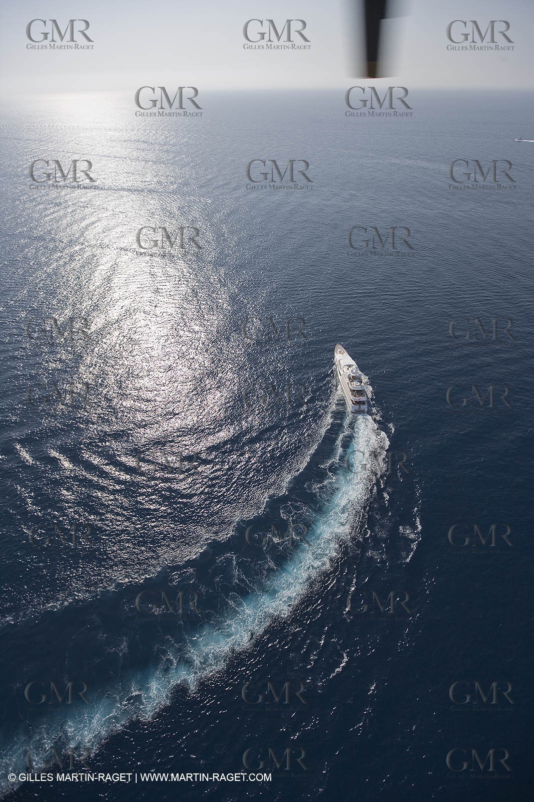 28 07 2007 - St Jean Cap Ferrat - SuperYachts - Motor Yachts - Hampshire