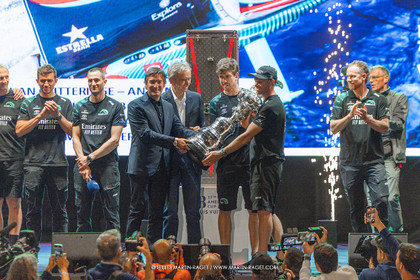 19 10 2024, Barcelona (ESP), Louis Vuitton 37th America's Cup, Final Match, Race Day 6 , Prizegiving