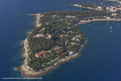 28 07 2007 - St Jean Cap Ferrat - SuperYachts - Motor Yachts - Hampshire