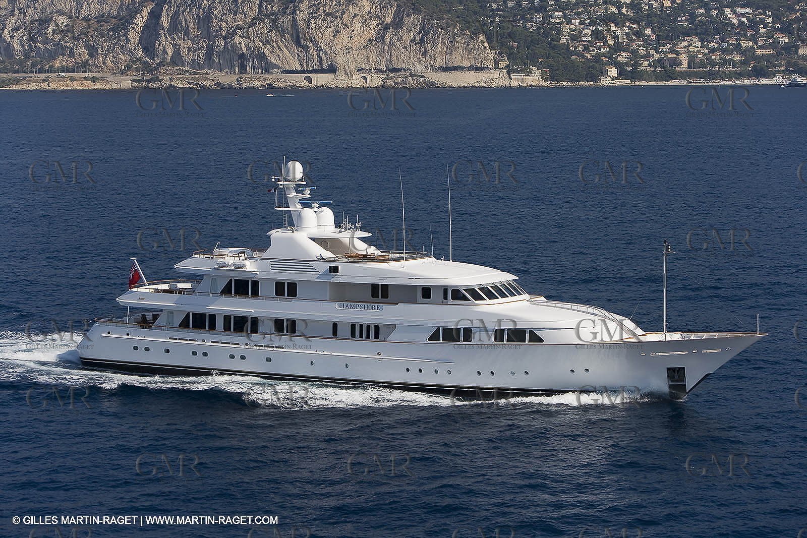 28 07 2007 - St Jean Cap Ferrat - SuperYachts - Motor Yachts - Hampshire
