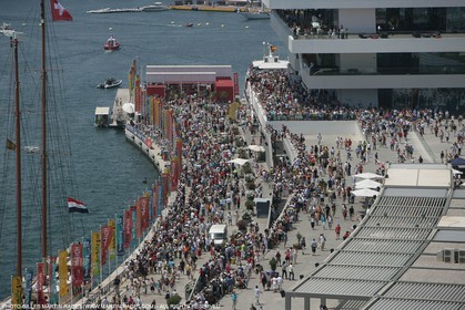 2' 06 2007-Valencia (Spain)- 32nd America's Cup - Final Match - Day 2