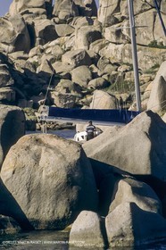 Voile, croisière,multicoque au mouillage