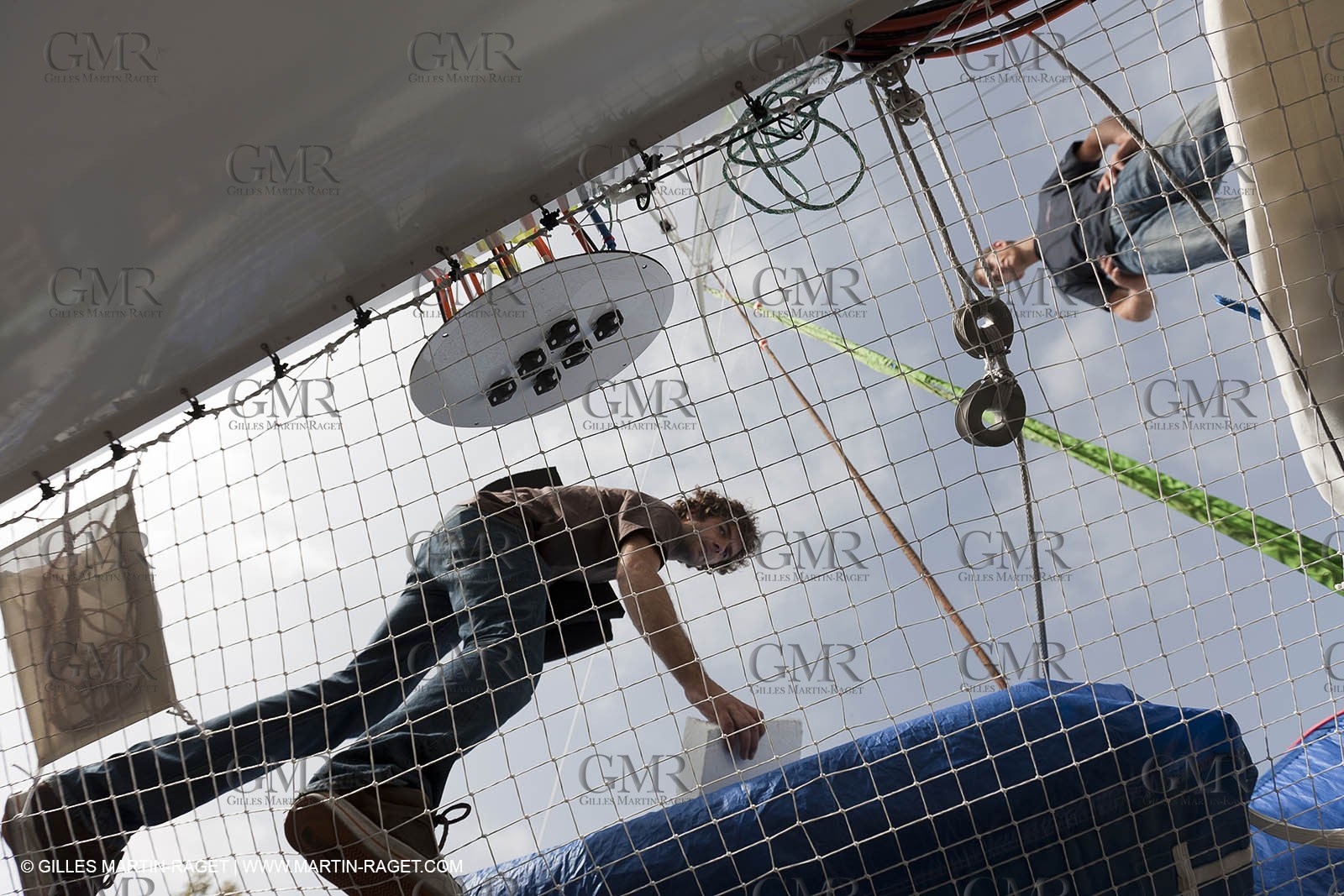 08 10 10 - St Sulpice (SUI) - Hydroptere.ch touches water