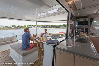 12 09 2016, Cannes (FRA,06), Chantier Fountaine-Pajot, Helia 44