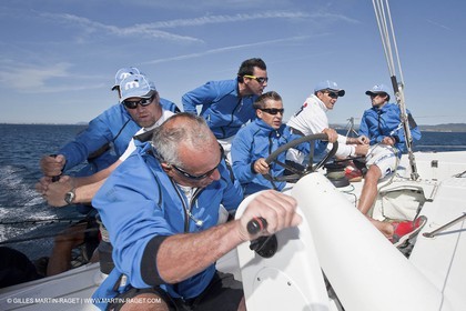 Samedi 5 septembre 2009 - Hyères (FRA, 83) - L'Hydroptère bat le record du monde de vitesse avec un run à 51,36 knts (sous réserve de ratification par le WSSRC)