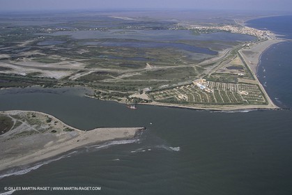 France, Provence, Camargue, small Rhone river mouth, embouchure petit Rhône