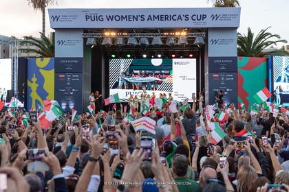 13 10 2024, Barcelona (ESP), Louis Vuitton 37th America's Cup, Final Match, Race Day 2, Puig Women America's Cup Prizegving