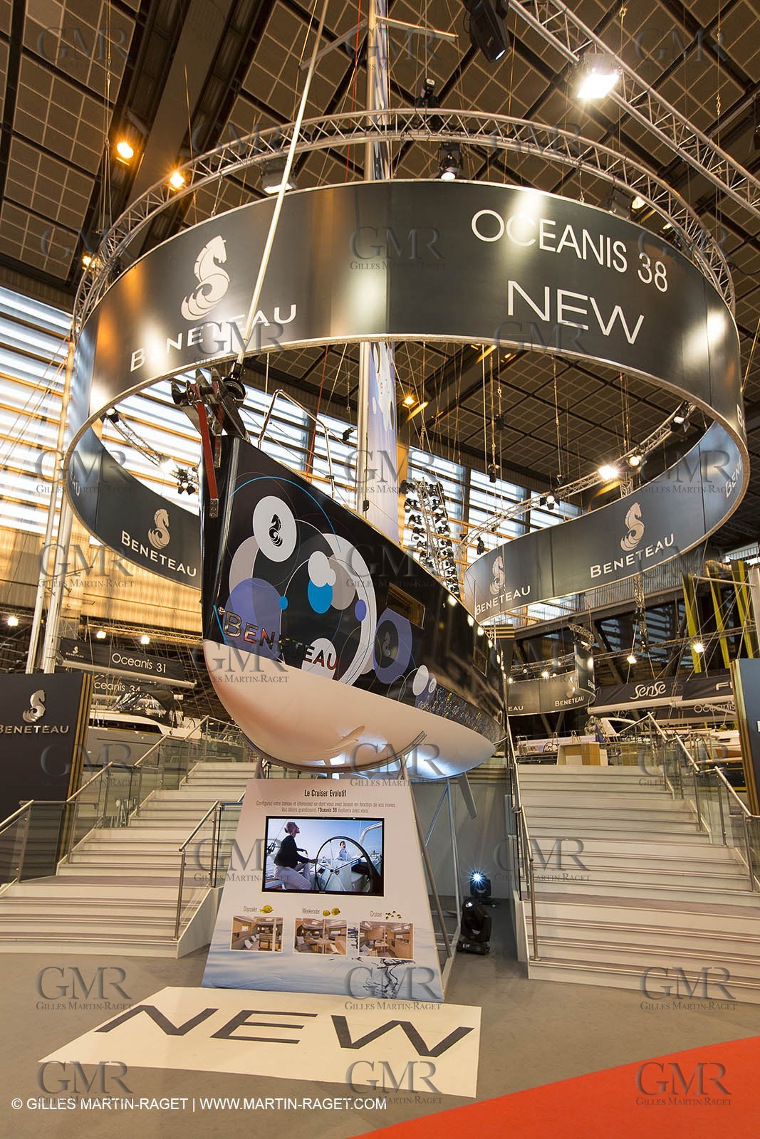 10 12 2013 - Paris (FRA,75) -Paris Boat Show - Beneteau booth