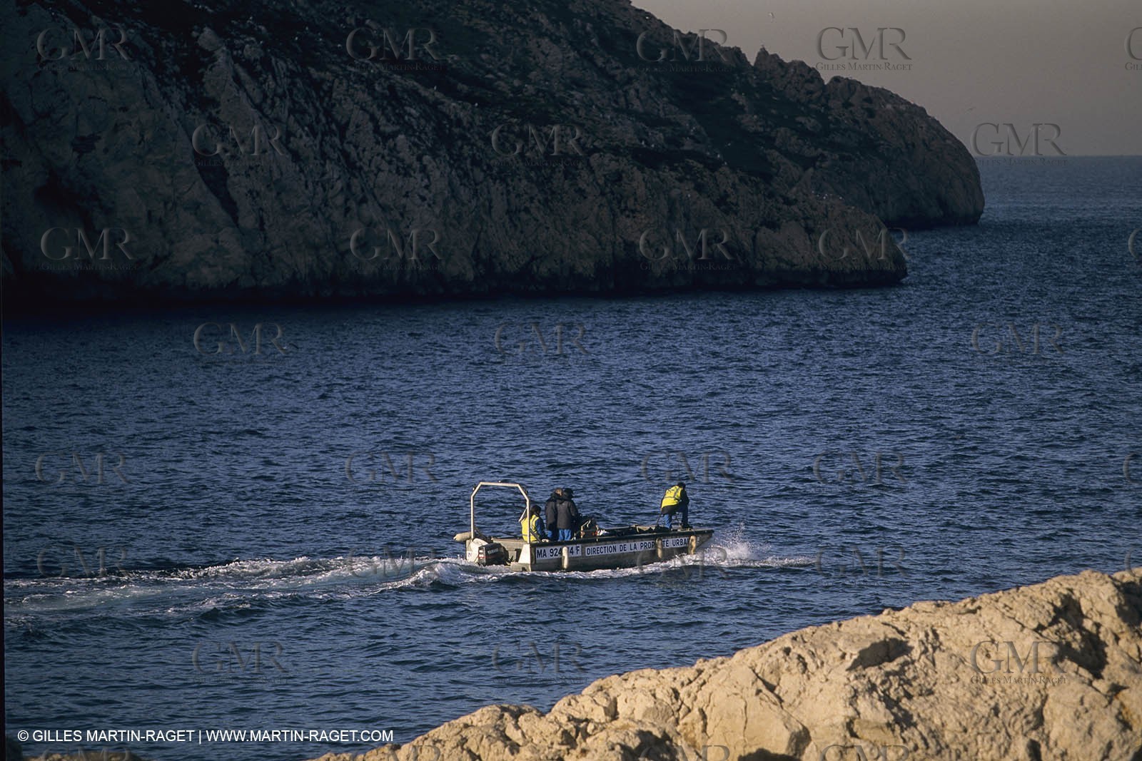 Monde maritime, opérations porturaires, ports, manoeuvres, marine world, harbour operations, maritime shipping,