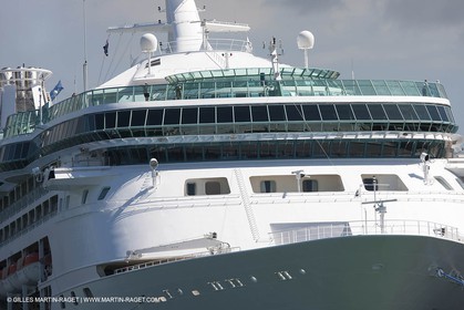 23 01 2009 - Auckland (NZL) - Louis Vuitton Pacific Series - BMW ORACLE Racing - Tuning up onboard Emirates Team New Zealand yacht