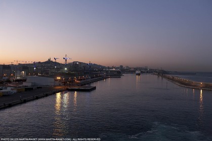 17 02 2012 - Marseille (FRA,13) - Arrivée dans le port de marseille à bord du Piana (Cie La Méridionale)