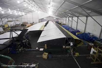 08 11 2009 - San Diego (USA, CA) - 33rd America's Cup - BMW ORACLE Racing - Wing revealed