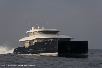 11 06 2007 - Valencia (Spain) - Bradley, super yacht catamaran dessiné par Gilles Vaton et construit par H2X à la Ciotat (France)