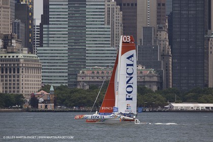 05 07 2012 - New York (USA) - Ocean Krys Race - Speed runs in fornt of NY city