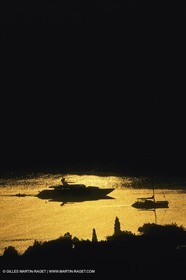 Powerboating, super Yachts